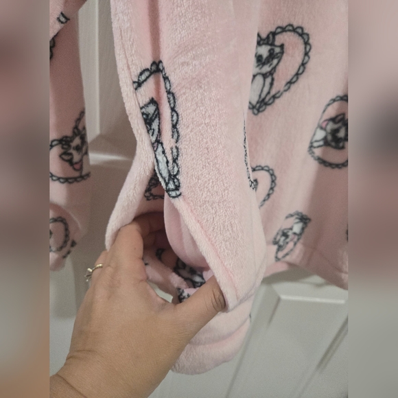 Disney Marie Aristocats Pink Heart Patterned Fleece Hoodie W/ Pockets - Picture 3 of 5
